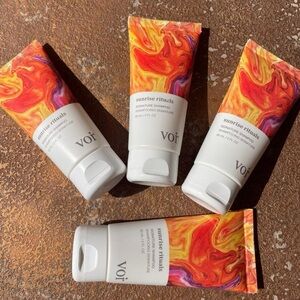 Voir Haircare's Sunrise Rituals Signature Shampoo 8oz total : comes with 4